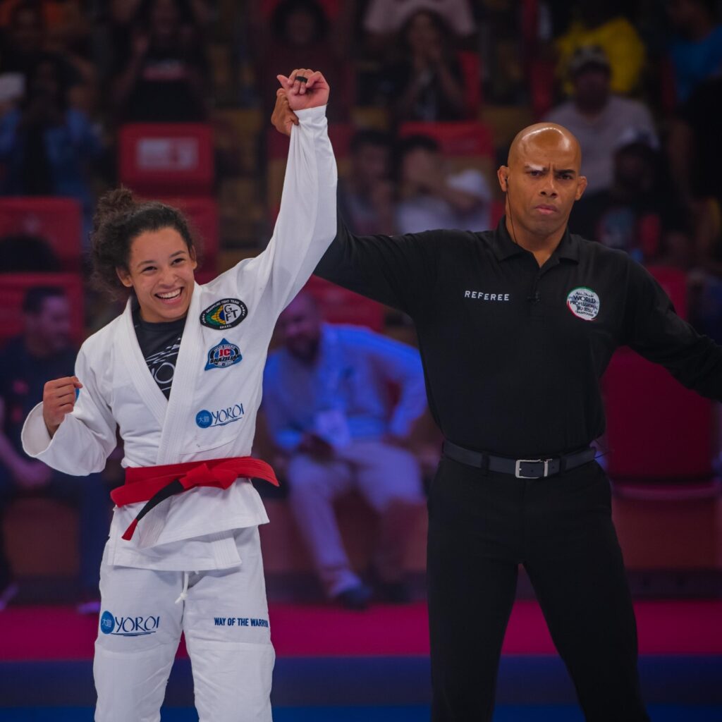 Julia Alves Aims for Gold at Abu Dhabi World Professional Jiu-Jitsu  Championship this November